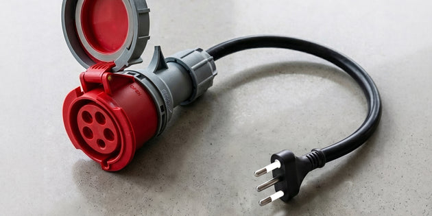 32A 5-pole commando to Type L Adapter for Italy